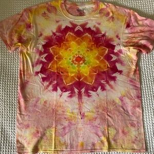 Ice-Dyed Tie-Dye T-shirt Mandala Design Size Large Pink & Yellow